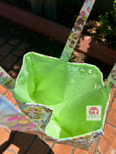 Load image into Gallery viewer, Floral Cat Shopping Bag
