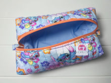 Load image into Gallery viewer, Tropical Blue Alien Quilted Pouch
