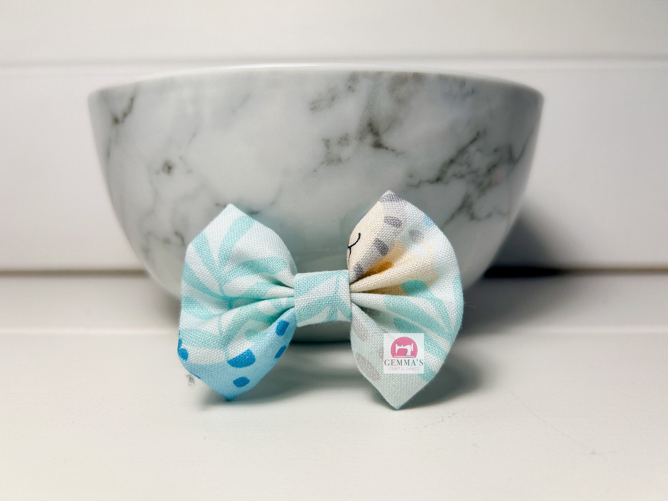 Mint Giraffe Small Bow