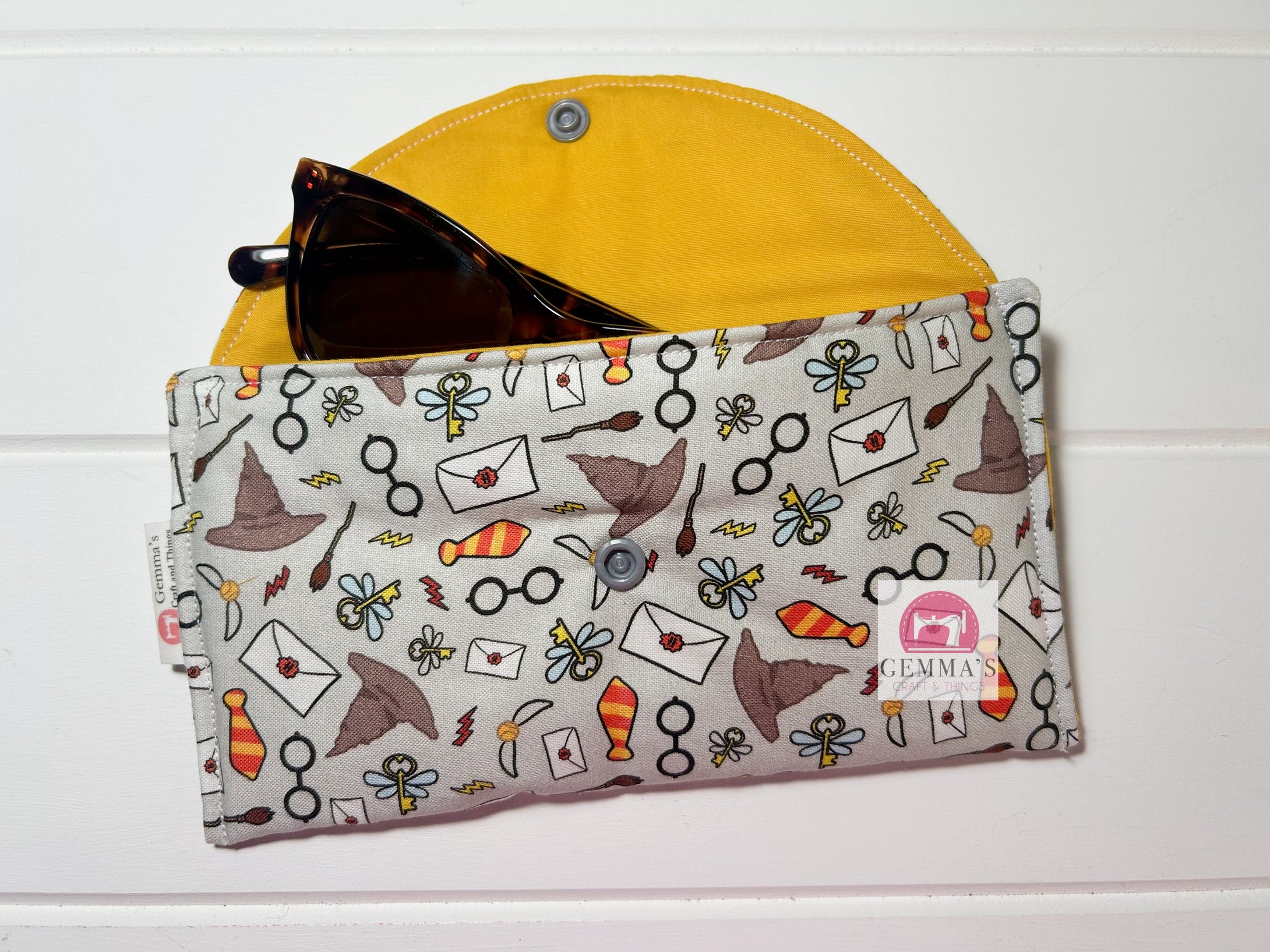 Grey Wizard Glasses Case