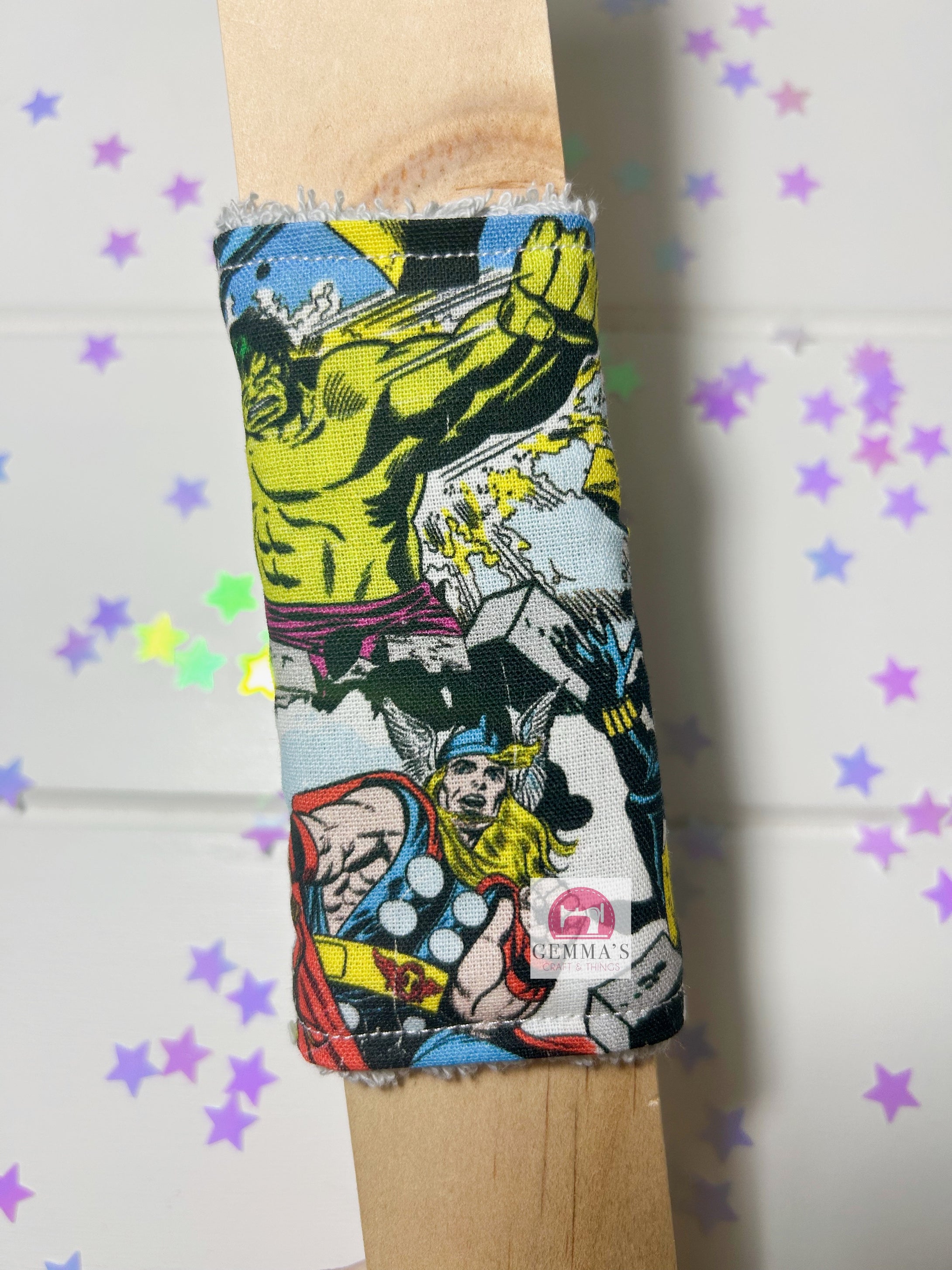 Fighting Superhero Ice Block Holder