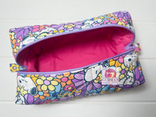 Load image into Gallery viewer, Floral Dog Quilted Pouch

