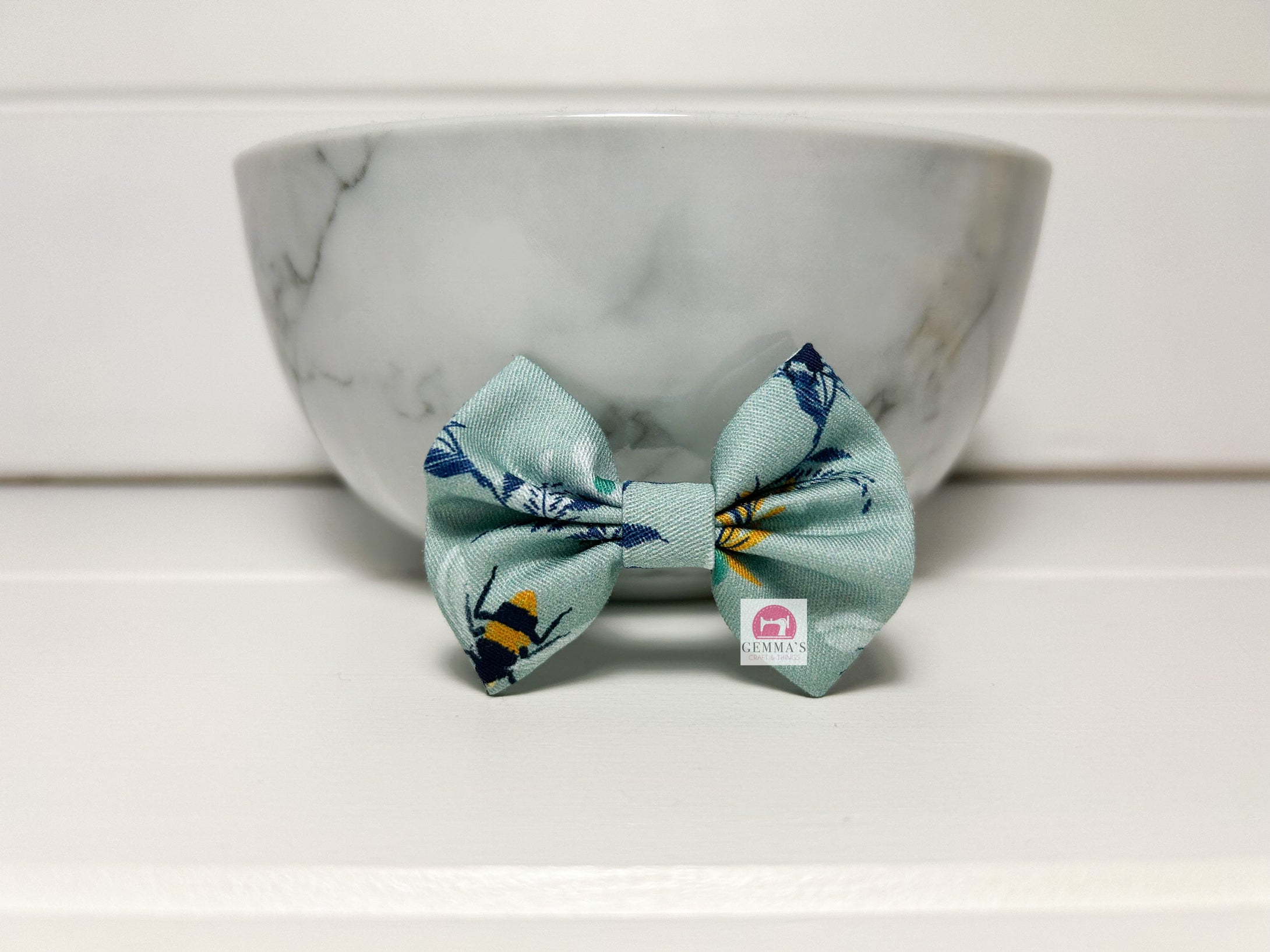 Aqua Bee Small Bow